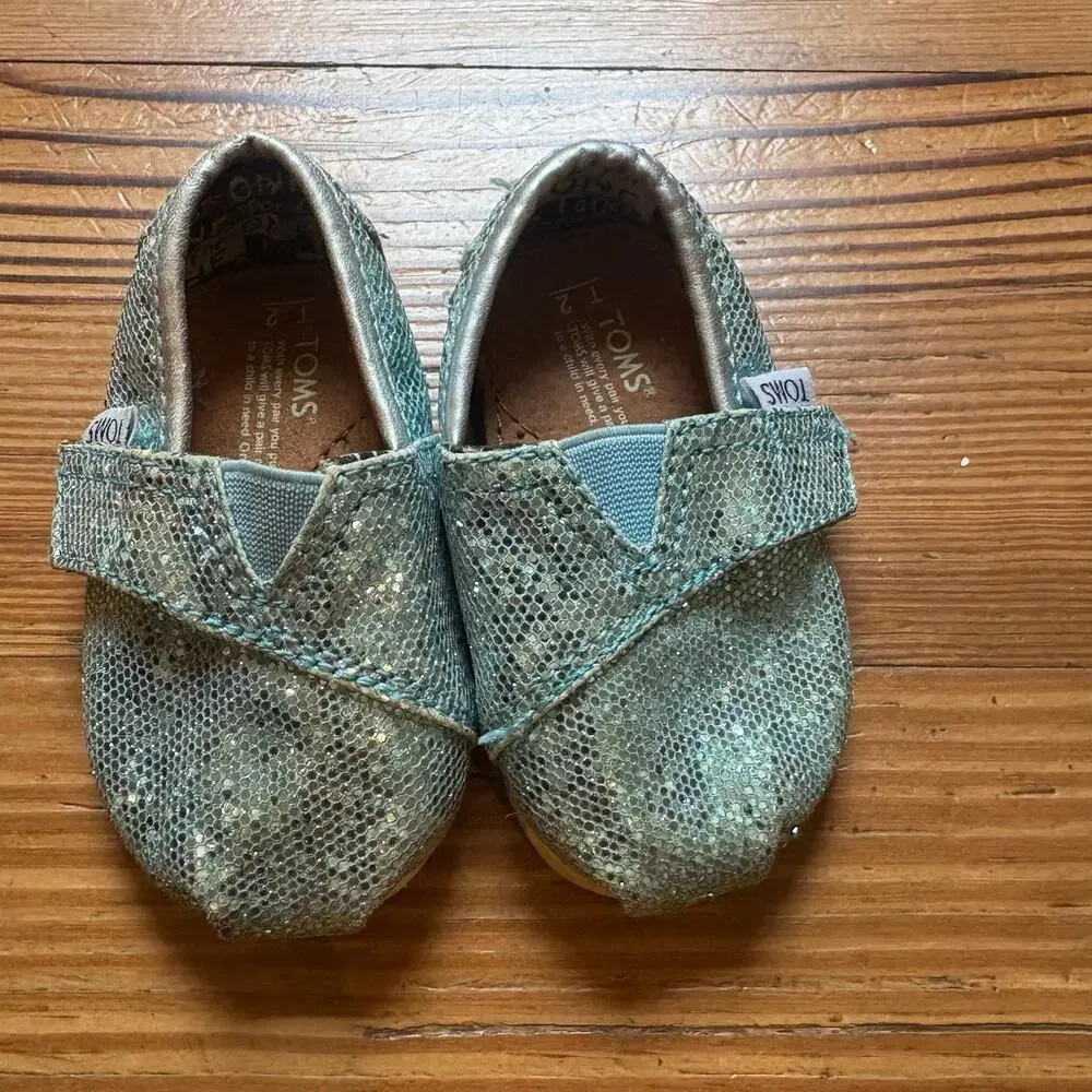 TOMS classic blue glitter slip‎ on flat baby shoes SIZE 2